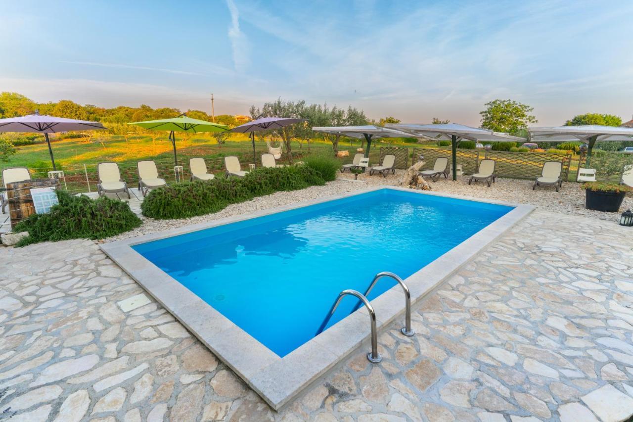 Lavanda Apartments & Room Sveti Lovreč Pazenatički Eksteriør billede