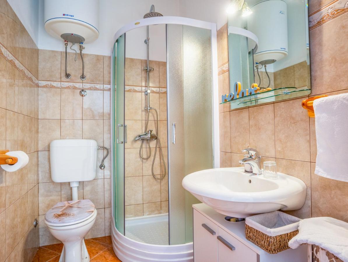 Lavanda Apartments & Room Sveti Lovreč Pazenatički Eksteriør billede