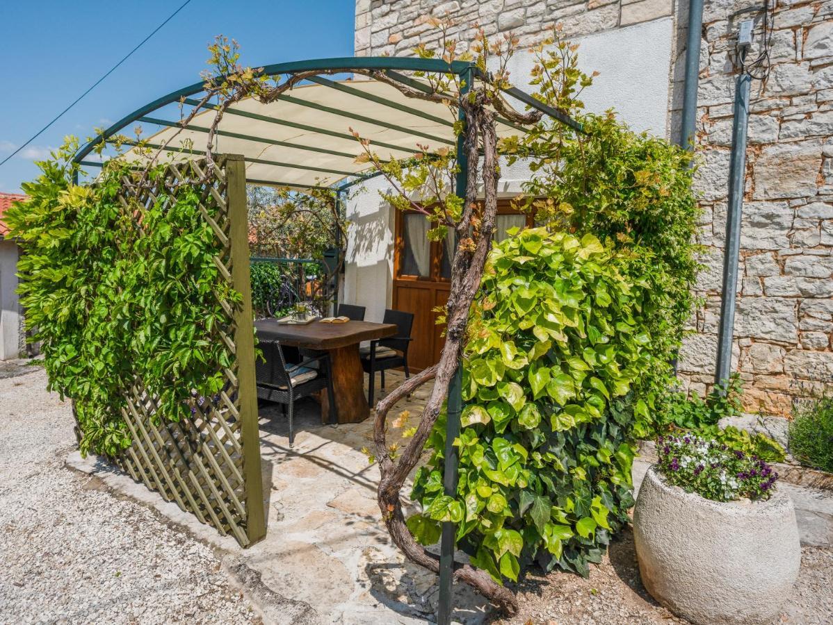 Lavanda Apartments & Room Sveti Lovreč Pazenatički Eksteriør billede